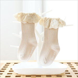 Ruffle Eyelet Socks